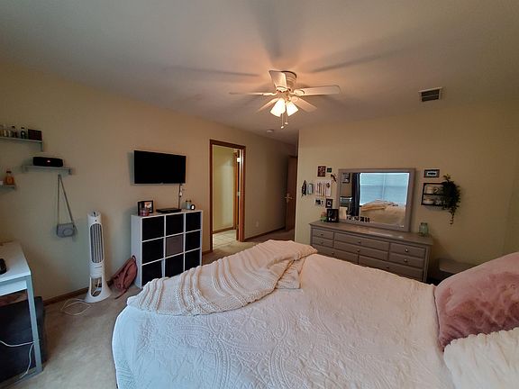 3rd image of 1504 Brookside Dr