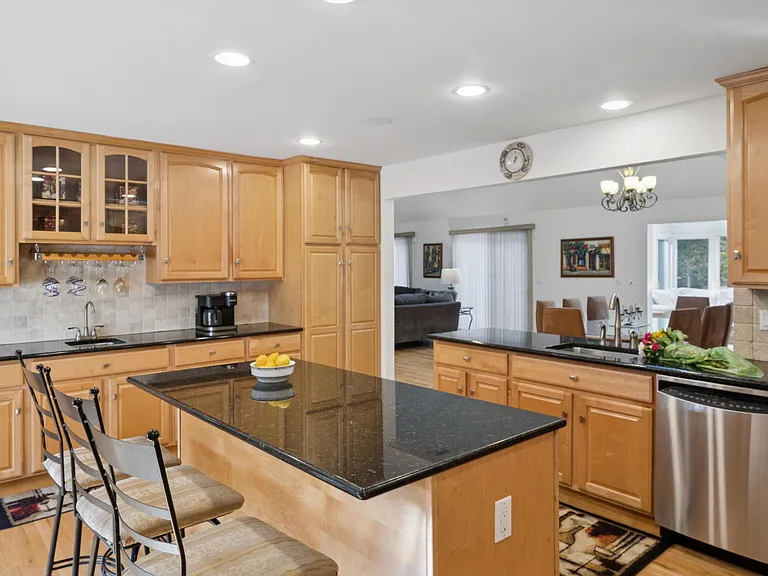 126 Malloy Dr — Photo 9