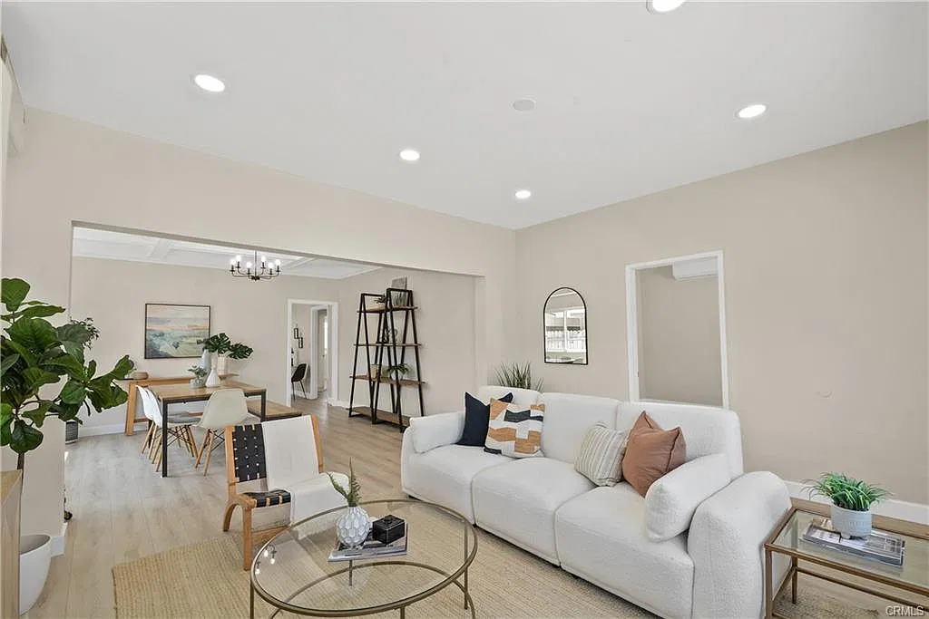 3 bed, $3,600 — Photo 2