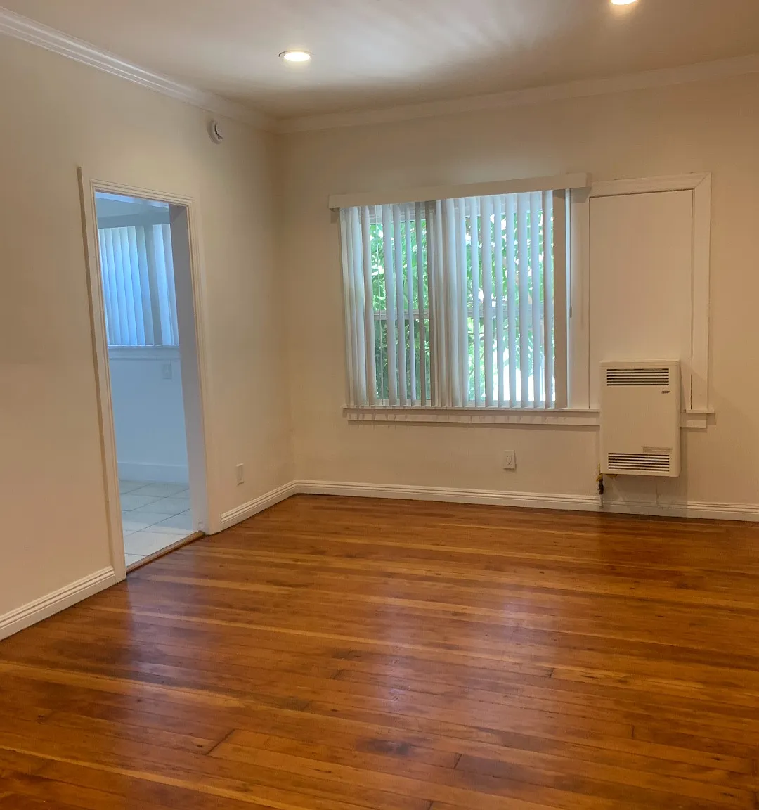 3045 Leeward — Photo 1
