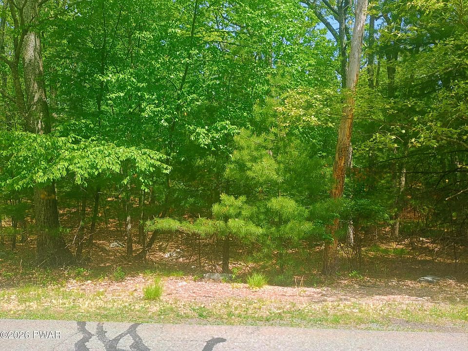 1st image of Oak Ridge Dr