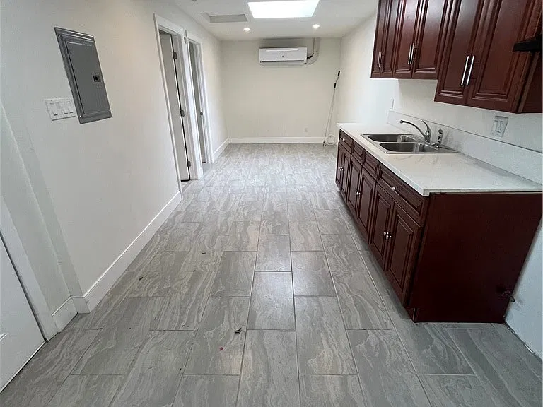 14409 Gundry Ave — Photo 5