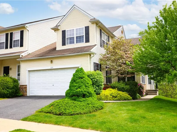 135 Willow Dr, Easton, PA 18045