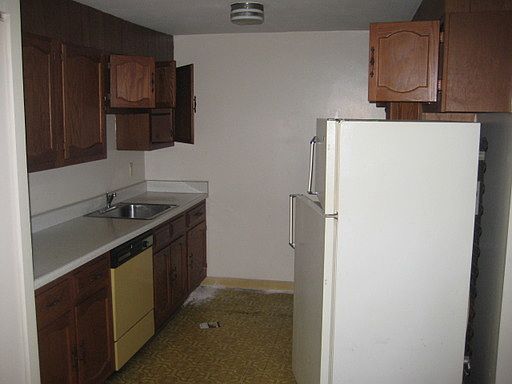 2nd image of 1030 Danforth St APT 2