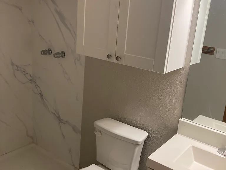 723 Valley View Dr — Photo 1