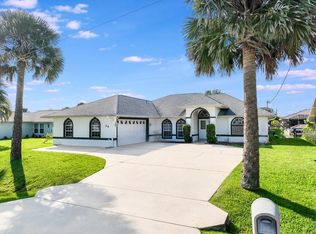 24 Coconut Ct, Palm Coast, FL 32137