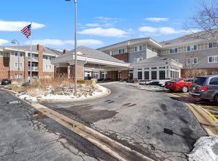 801 N McLean Blvd APT 124, Elgin, IL 60123