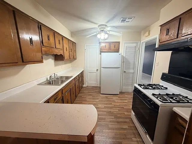 3 bed, 2.0 bath, $1,200 — Photo 4
