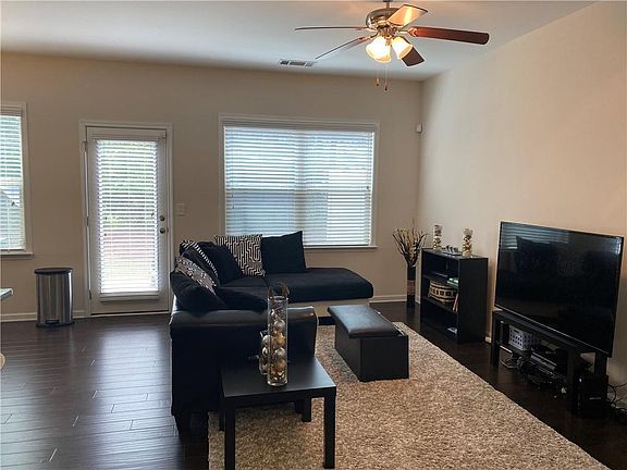 3rd image of 3158 Haynes Park Dr