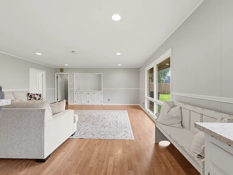 308 Brentwood Blvd — Photo 19