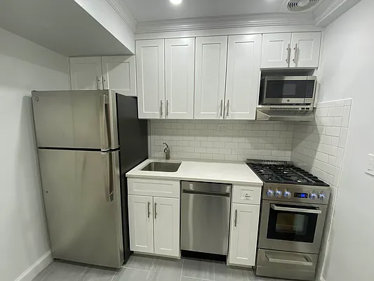 Rented by Queens Apartments Realty LLC | media 1