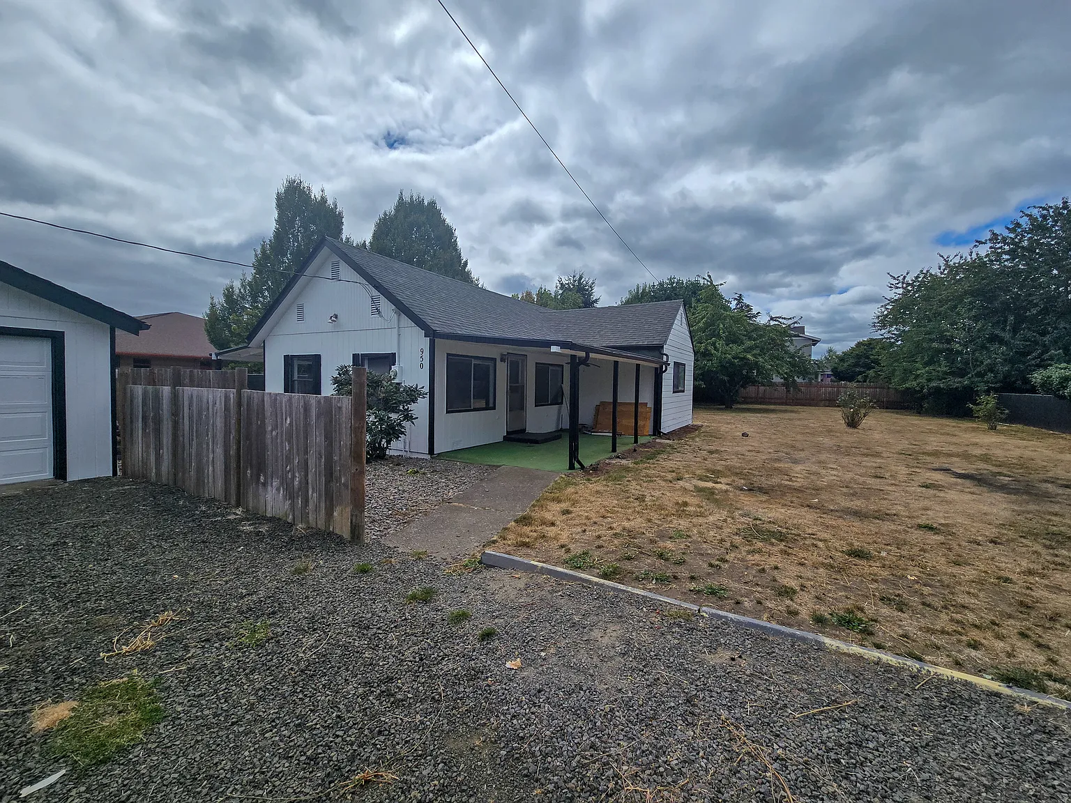 2 bed, 1026 sqft, $2,195 — Photo 3
