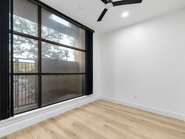 3200 Thomas Ave — Photo 40