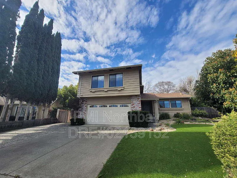 3552 Larchmont Ct