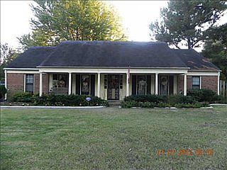 1st image of 6817 Amersham Dr