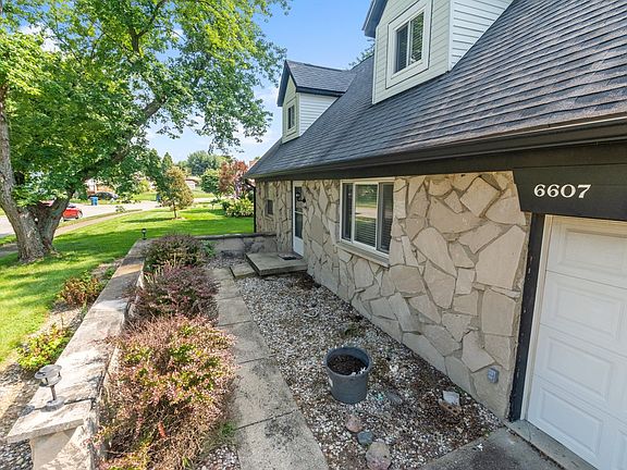 2nd image of 6607 W Loretta Dr