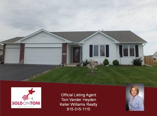 220 English Oak Ln, Poplar Grove, IL 61065