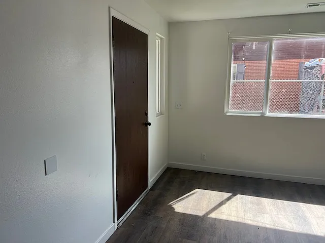 7426 S Launa St — Photo 3