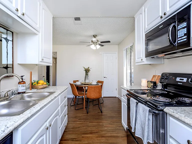 North Creek Apartment Homes — Photo 41