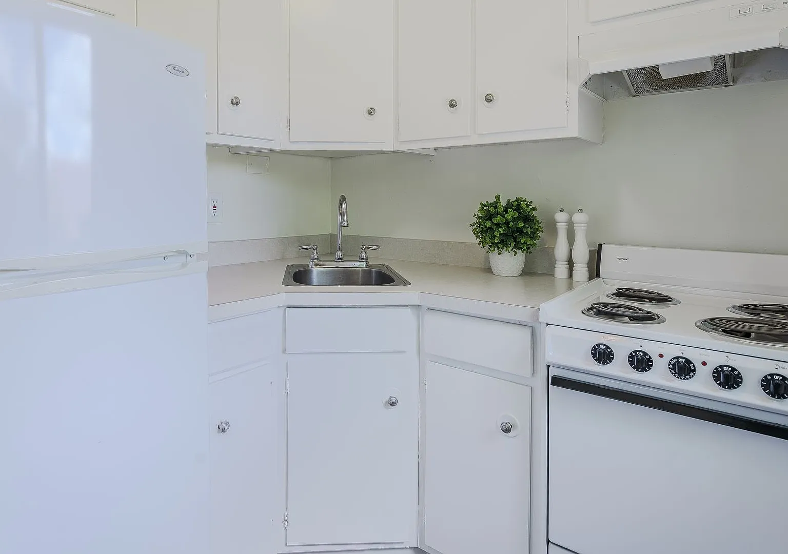 3609 Grand Ave S — Photo 3
