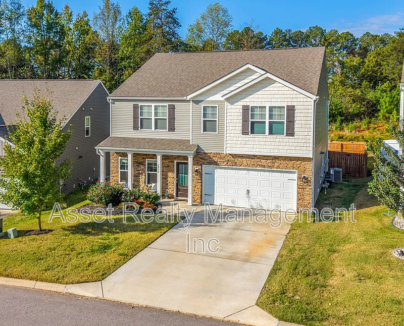 4 bed, 2.5 bath, 2787 sqft, $3,295 — Photo 3