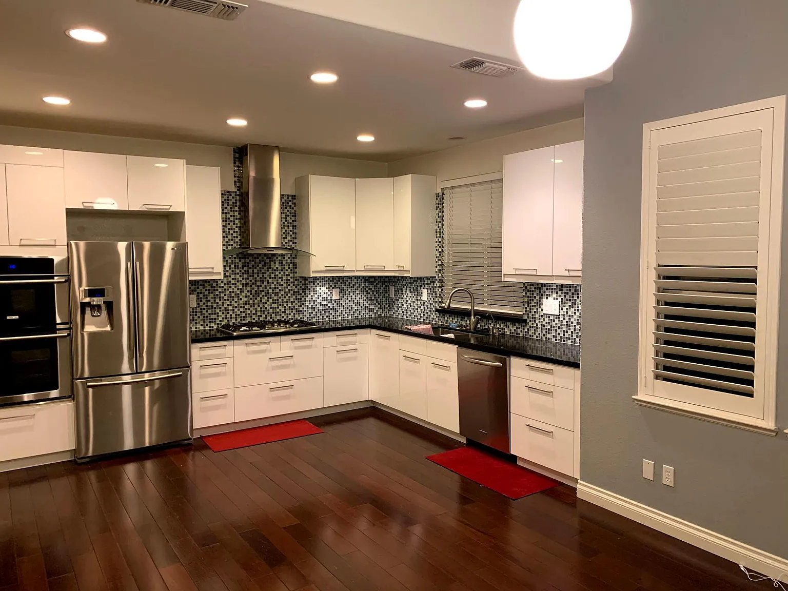 3 bed, 3.5 bath, 1657 sqft, $5,200 — Photo 2