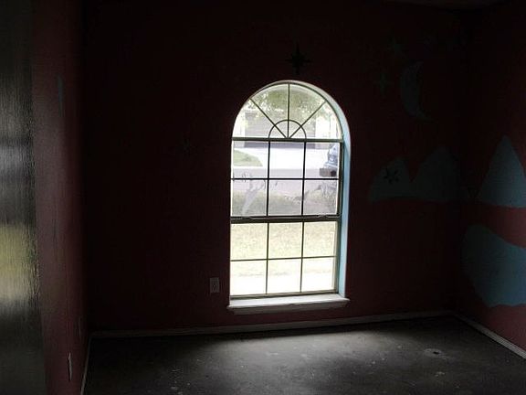 4th image of 6903 Loma Linda St