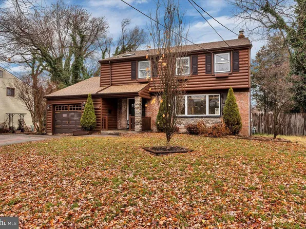20 Lantern Ln, Cherry Hill, NJ 08002