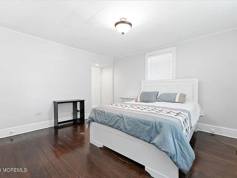 496 W Park Ave — Photo 24