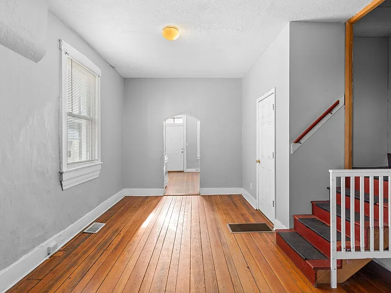 7614 Virginia Ave — Photo 8