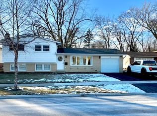 115 E Berkley Dr, Arlington Heights, IL 60004