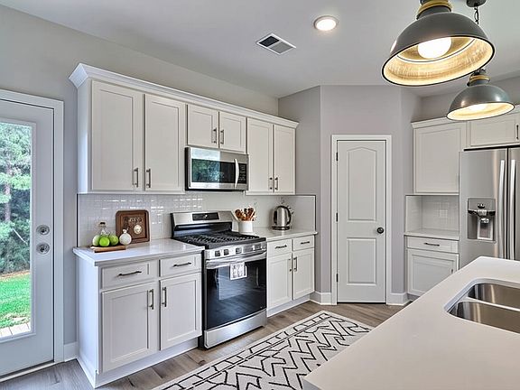 3rd image of 726 Carolina Aster Dr