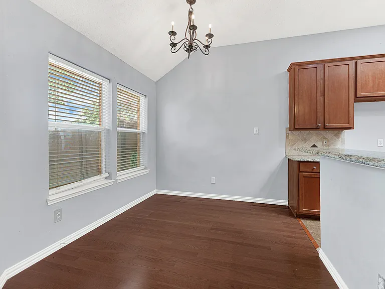 11201 Creekwood Dr — Photo 8