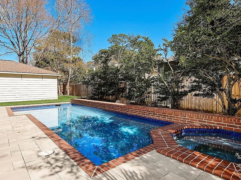 6 Thornbush Pl — Photo 11