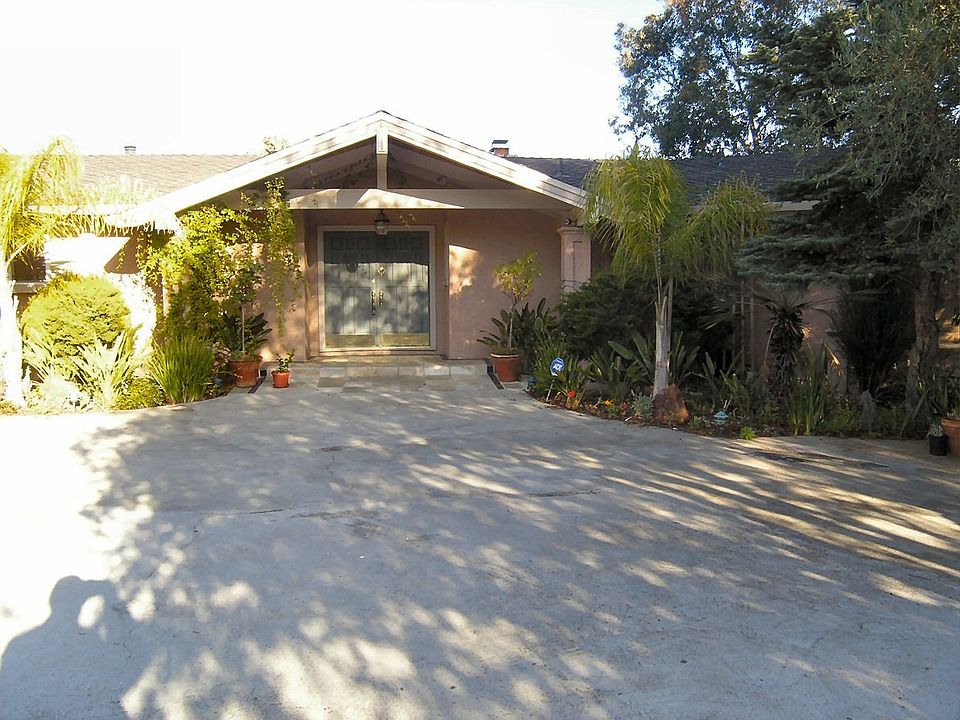 1st image of 3099 Alexis Dr