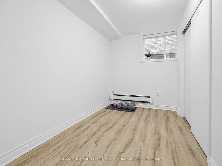 96 Whitehall Rd — Photo 31