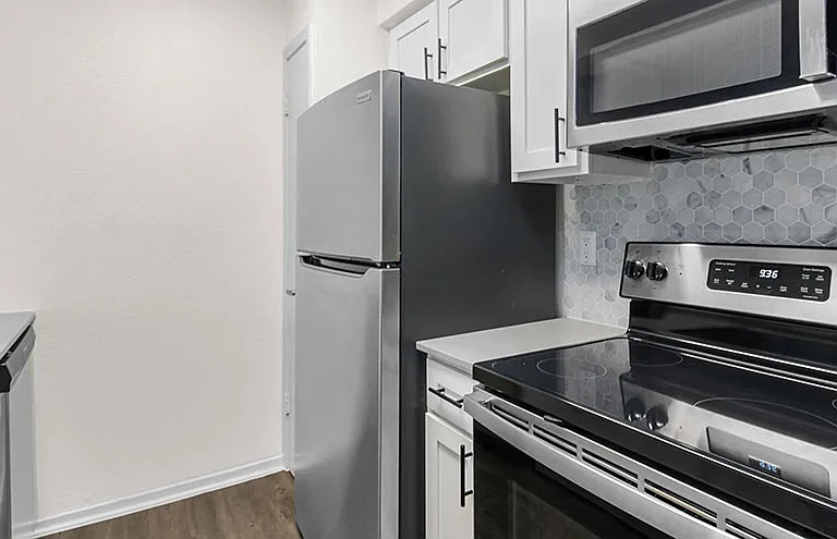 Granada Apartment Homes — Photo 26