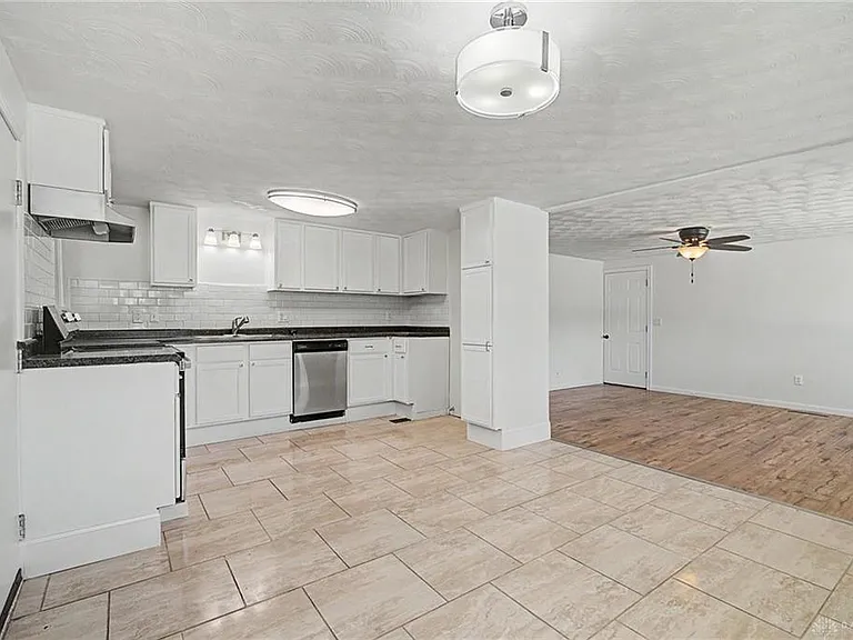 2621 Nyack Ln — Photo 5