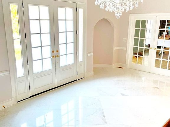 5th image of 9809 Hall Rd