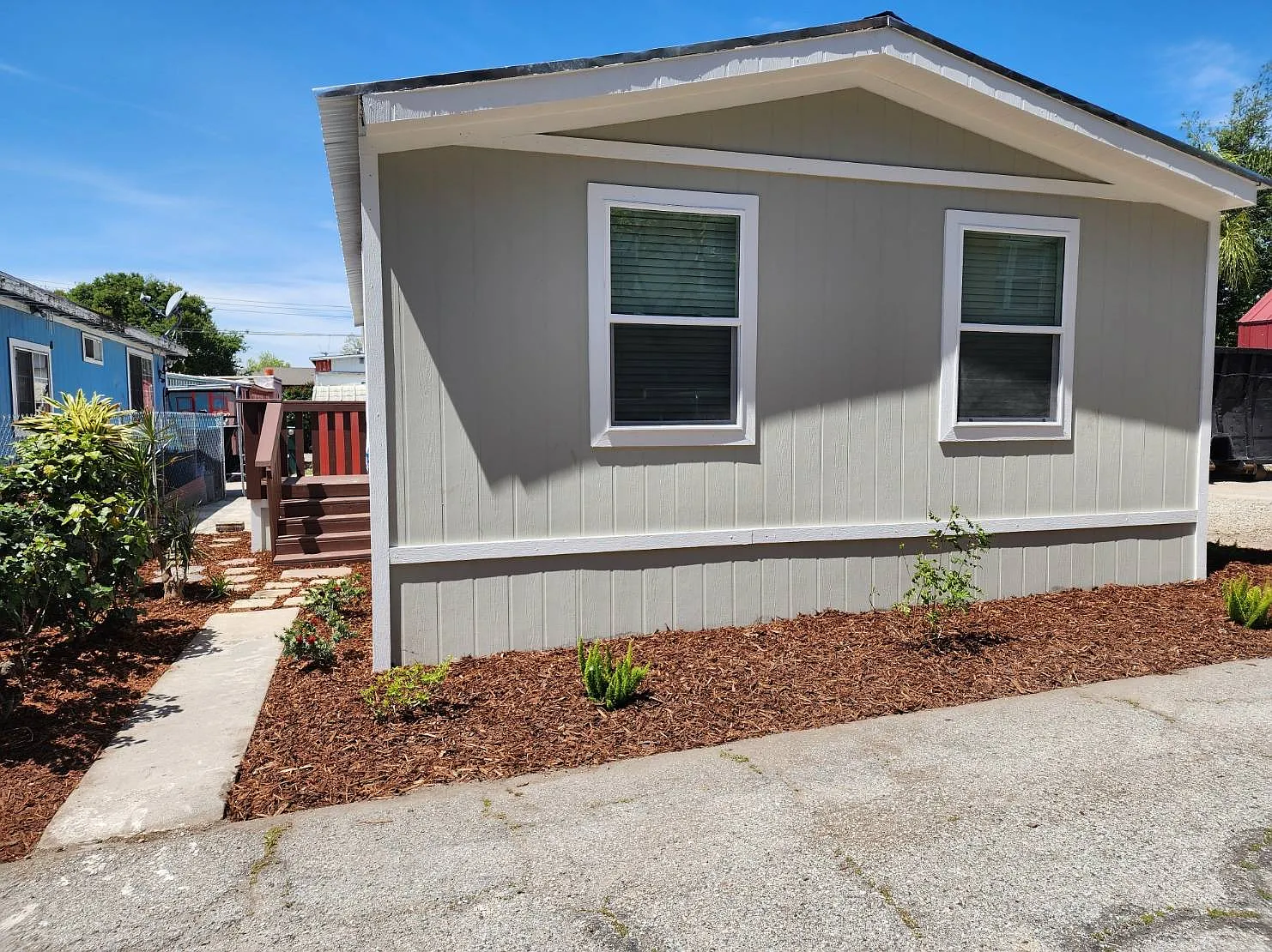 2 bed, 1.0 bath, 800 sqft, $109,000 — Photo 3