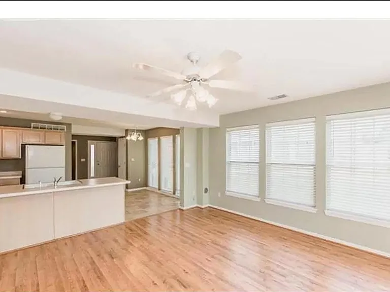 8035 N Lawn Ave — Photo 18