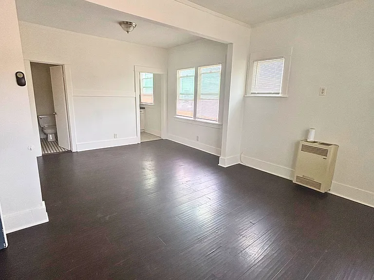 322 Daisy Ave — Photo 3
