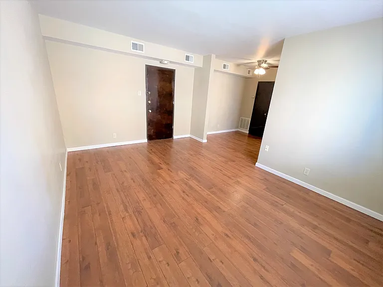 5712 Phillips Ave #B9 — Photo 81