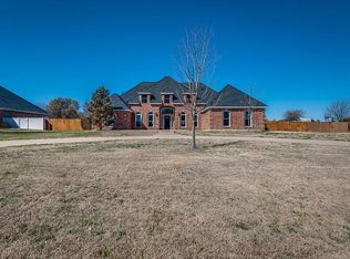 2233 Woodlands Cir, Midlothian, TX 76065