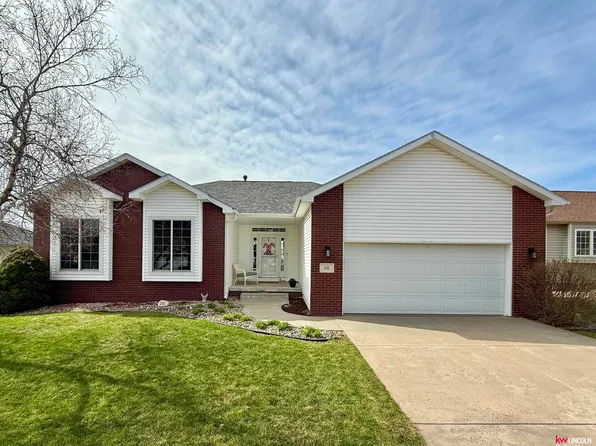 1111 NW Gary St, Lincoln, NE 68521