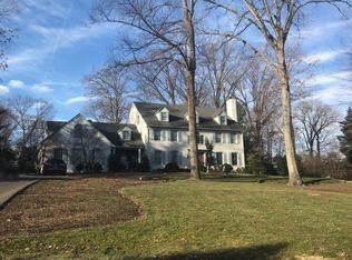 608 Deerfield Pond Ct, Great Falls, VA 22066