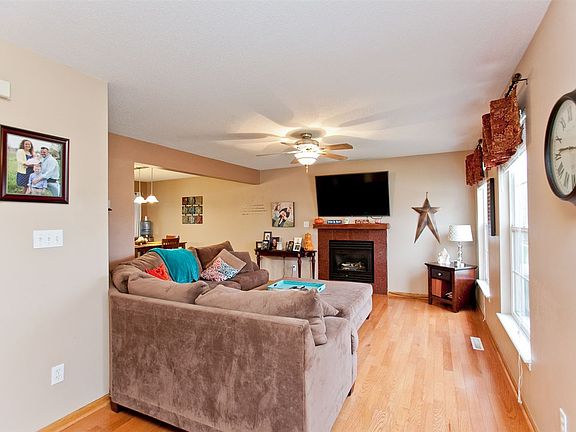 2nd image of 506 Pinehurst Ln