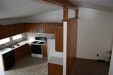 5th image of 913 Hollywood Dr