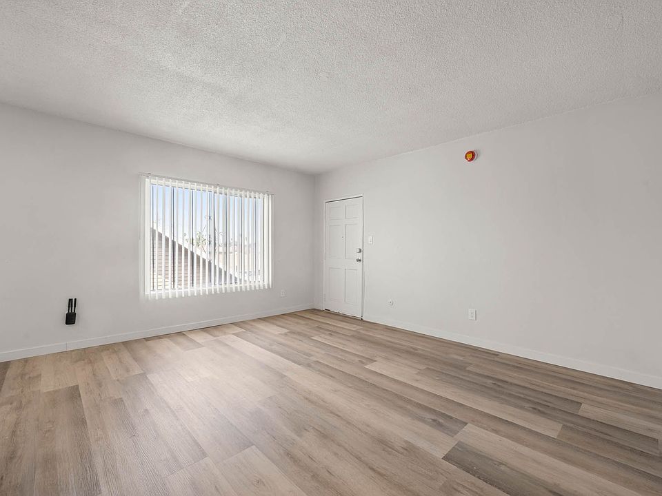 1st image of 634 W 92nd St #E10