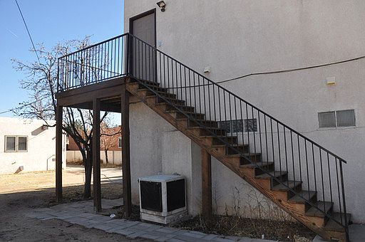2nd image of 2407 Palomas Dr NE